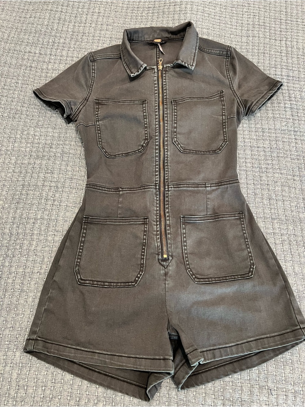 Free People CRVY Women’s Size 4 Denim Romper Shorts Faded Black Denim Zippered